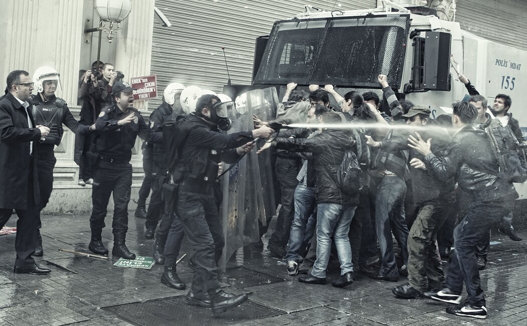 Emek Sineması Yürüyüşüne Orantısız Güç