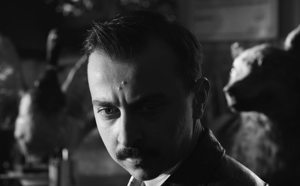 Sen Aydınlatırsın Geceyi Dünyayı Dolaşıyor