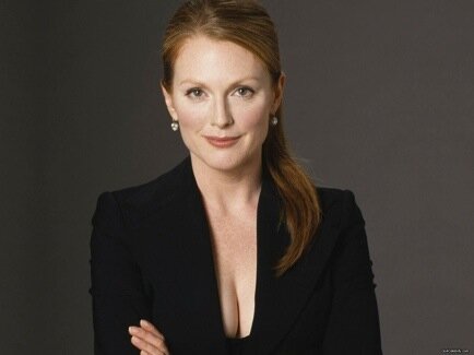 Julianne Moore Mockingjay Filmlerinde Rol Alacak