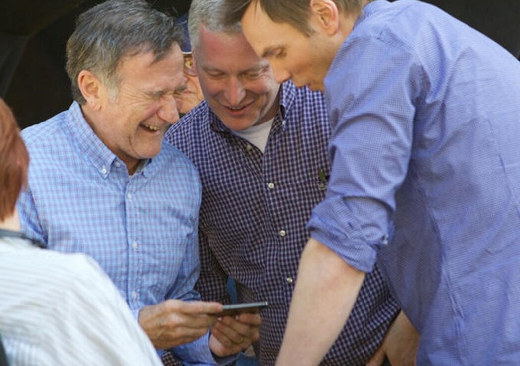 Merry Friggin’ Christmas’tan İki Video Yayınlandı!