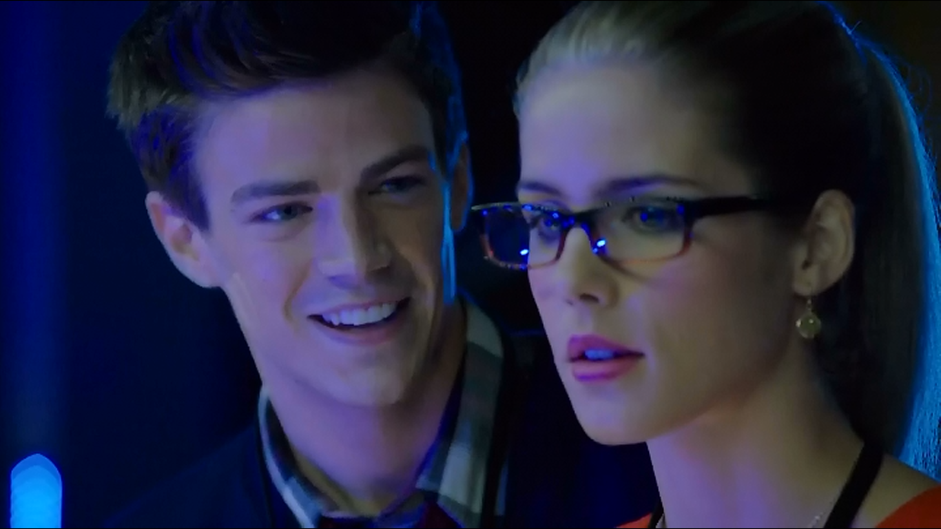 Arrow-Bluray-Grant-Gustin-Emily-Bett-filmloverss