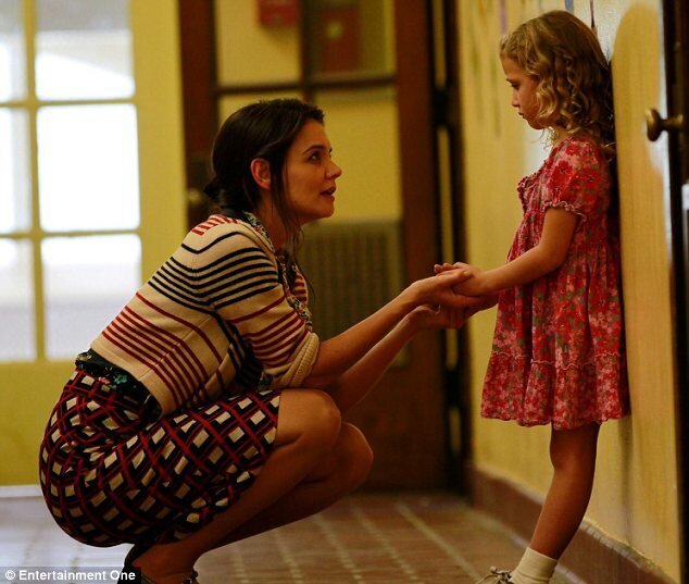 Katie Holmes Miss Meadows’la Geri Dönüyor