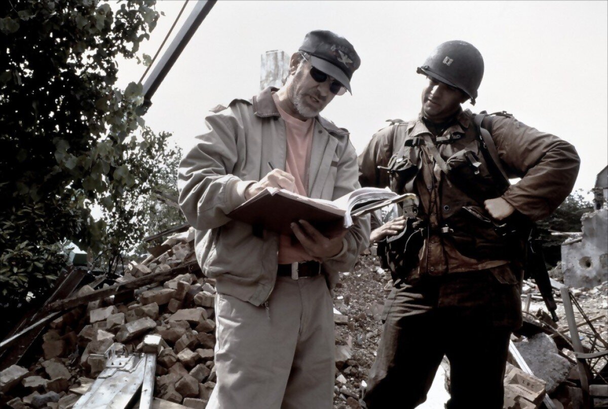 tom-hanks-steven-spielberg-soguk-savas-gerilimi-2-filmloverss