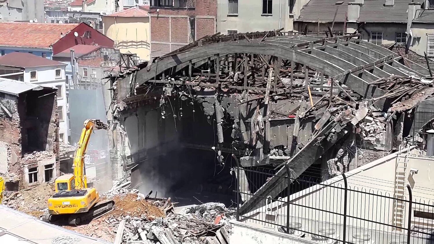 Emek Sineması İle İlgili Karar Durduruldu!