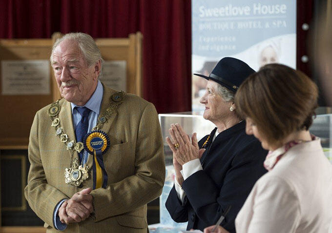 the-casual-vacancy-4-filmloverss
