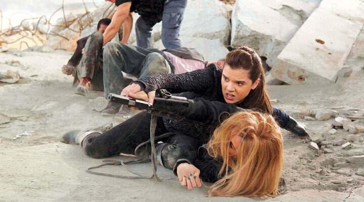 Barely Lethal’dan Yeni Fragman Yayınlandı!