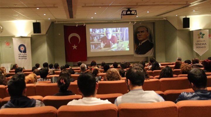 Okan Bayülgen Öneriyor: Talk Radio