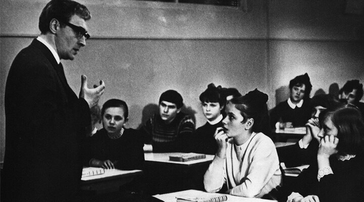 Dozhivem do ponedelnika