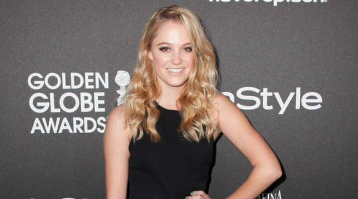 Maika Monroe Independence Day 2 Kadrosunda!