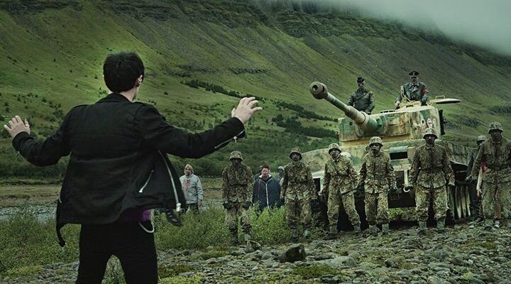 Ölü Kar 2: Kızıllar Ölülere Karşı – Død snø 2