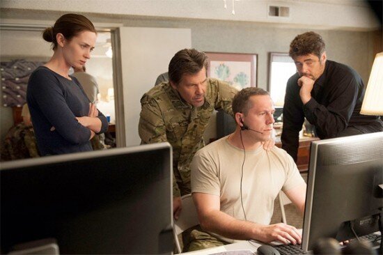 Sicario-emily-blunt-benicio-del-toro-denis-villenueve-filmloverss