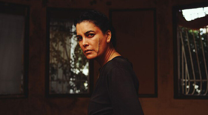 Yakında: Araftaki Ev