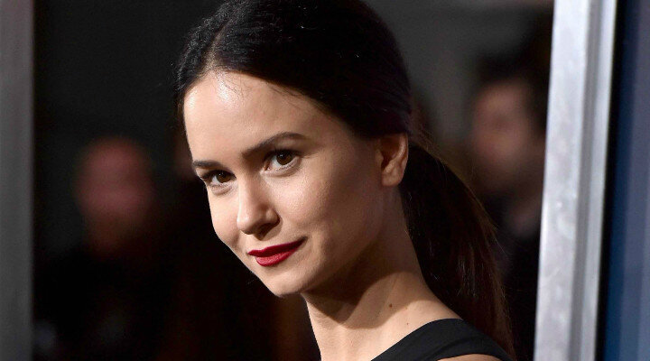 Katherine Waterston Fantastic Beasts’in Başrolünde!
