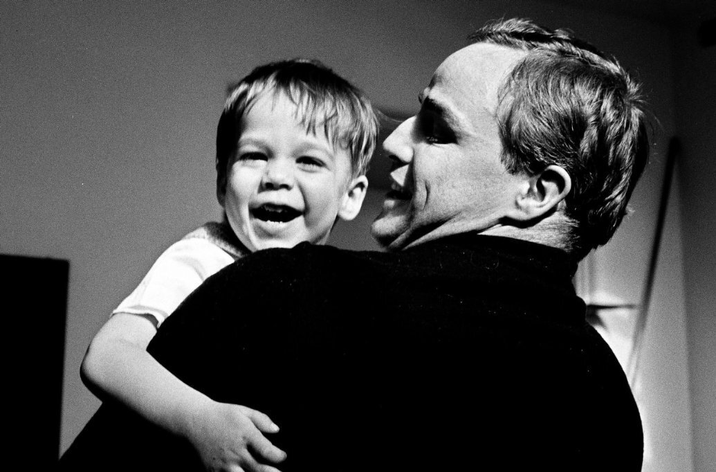 marlon-brando-listen-to-me-marlon-3-filmloverss