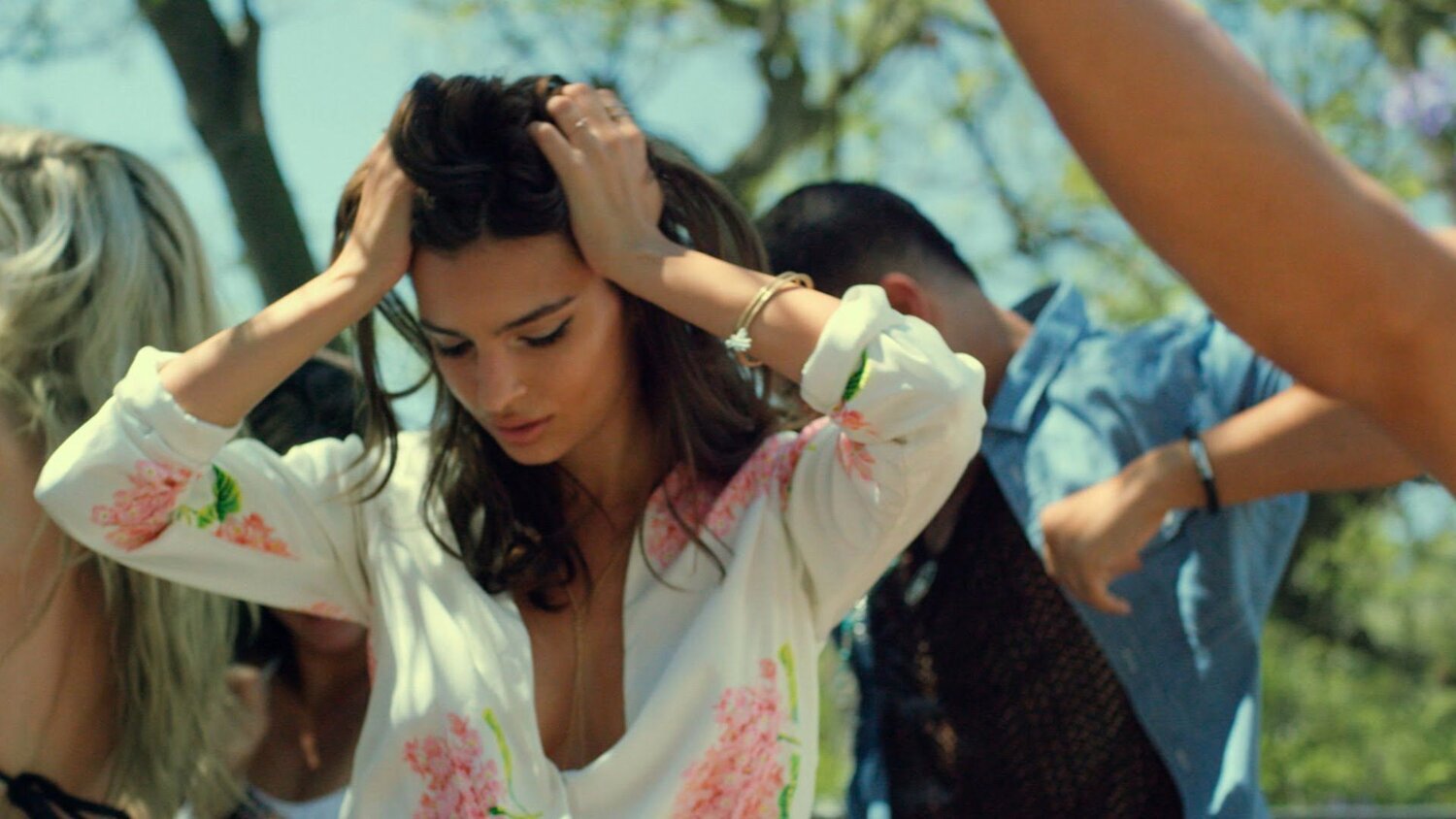 askin-ritmi-we-are-your-friends-emily-ratajkowski-2-filmloverss