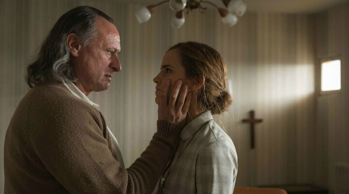 Daniel Brühl ve Emma Watson’lı Colonia’dan Yeni Görseller!