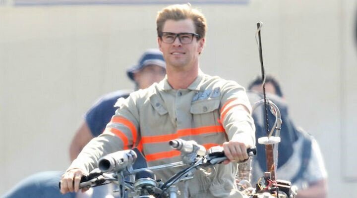 Yeni Ghostbusters Filminden Chris Hemsworth’lü İlk Görsel
