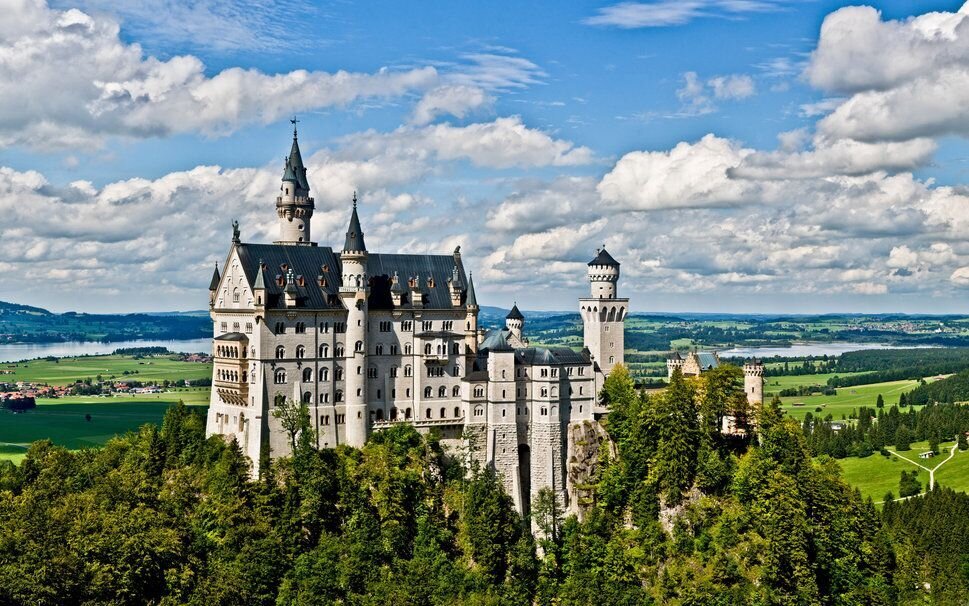 neuschwanstein-castle-sleeping-beauty-filmloverss