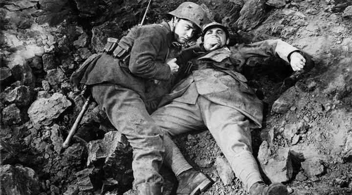 Batı Cephesinde Yeni Bir Şey Yok