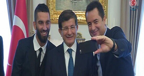 black-mirror-acun-ilicali-filmloverss