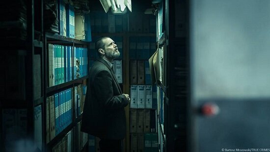 jim-carrey-nin-basrolunde-oldugu-true-crimes-tan-gorseller-2-filmloverss