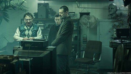 jim-carrey-nin-basrolunde-oldugu-true-crimes-tan-gorseller-3-filmloverss