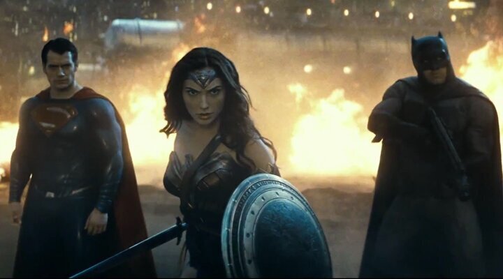 Batman v Superman: Dawn of Justice’dan Türkçe Altyazılı Yeni Fragman Yayınlandı