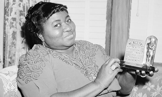 Hattie Mcdaniels With Academy Award