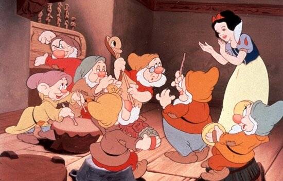 snow-white-and-the-seven-dwarfs-1937-ilk-animasyon-filmloverss