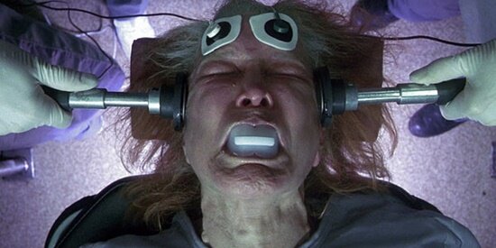 Requiem-For-A-Dream-Sara-filmloverss
