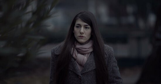 Duvarlarin-ardinda-inner-land-filmmor-filmloverss