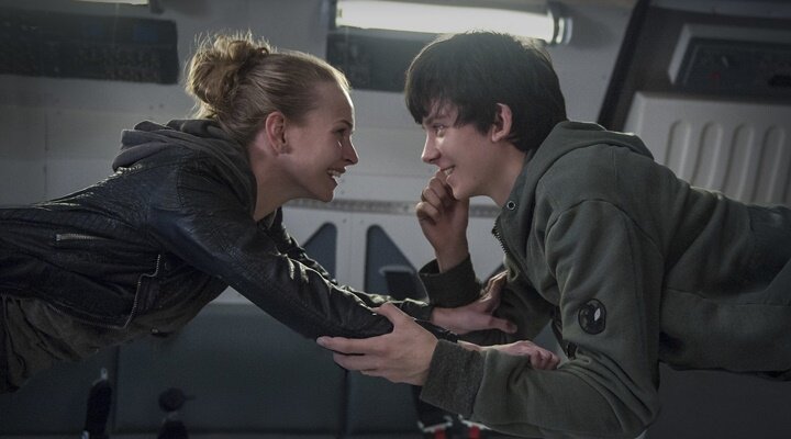 Asa Butterfield’lı The Space Between Us’ın Fragmanı Yayınlandı!