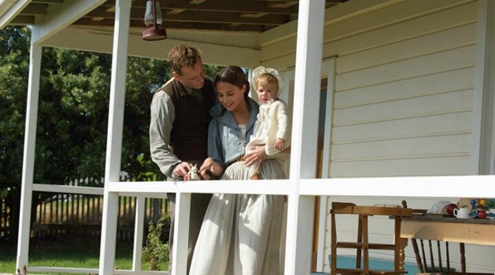 Michael Fassbender ve Alicia Vikander’lı The Light Between Oceans’in Fragmanı Yayınlandı!