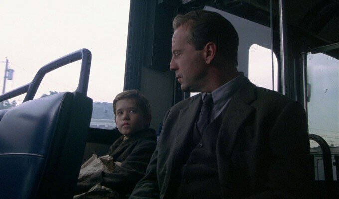 the-sixth-sense-bus-filmloverss