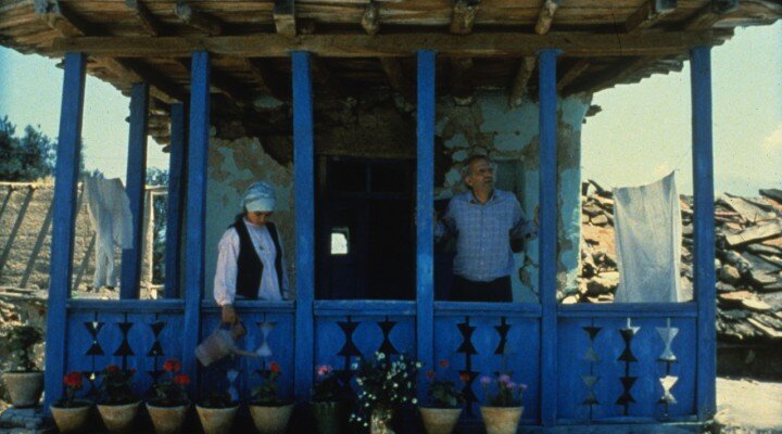 Ve Yaşam Sürüyor – Zendegi va digar hich