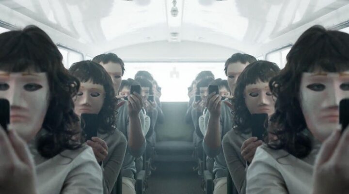 Black Mirror’ın Yaratıcısı Charlie Brooker’dan Yeni Bölümlere Ait Açıklamalar Geldi!