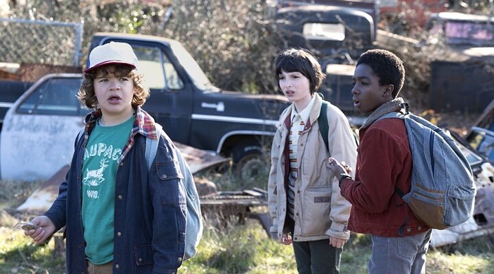 Duffer Kardeşler Stranger Things’in 2. Sezonu Hakkında Bilinmeyenleri Anlattı