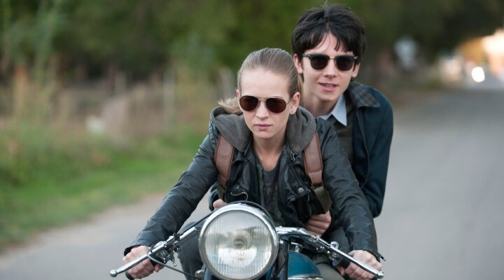 Asa Butterfield ve Britt Robertson’lı The Space Between Us’tan Fragman Yayınlandı!