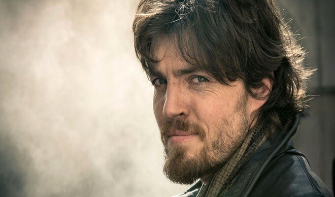 tom-burke-cormoran-strike-filmloverss