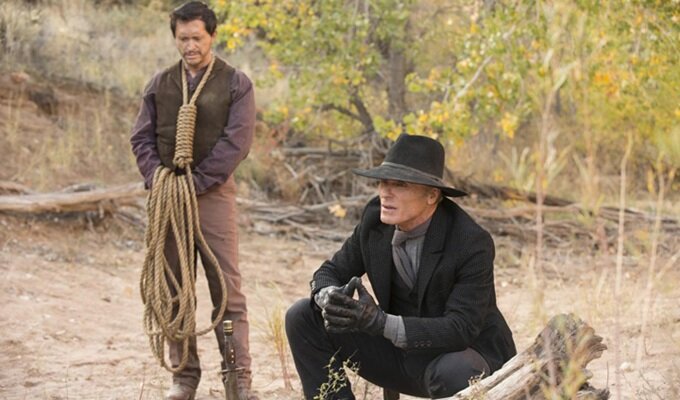 westworld-1-sezon-4-bolum-the-man-in-black-filmloverss
