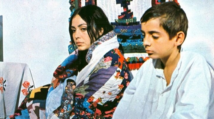 Hazal: Kadınlığa, Aşka ve Feodaliteye Dair