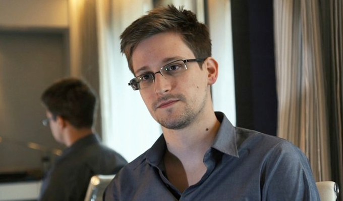 edward-snowden-filmloverss