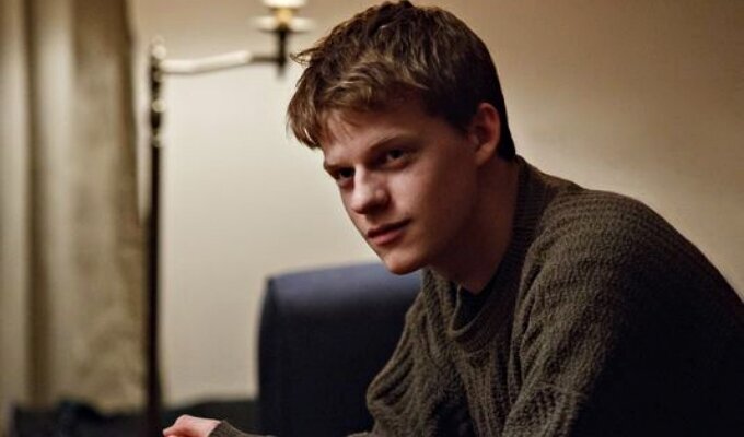 lucas-hedges-filloverss
