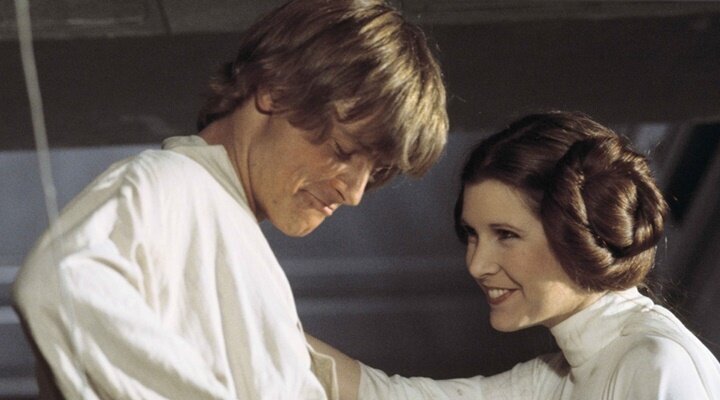 Mark Hamill’in Carrie Fisher’a Vedası: “Carrie Arkadaşım Olmasaydı Hayatım Çok Sıkıcı Olurdu!”