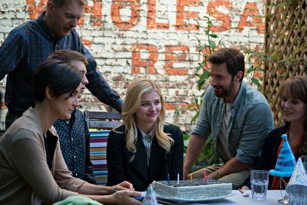 chloe-grace-moretzli-brain-on-firedan-heyecan-dolu-ilk-fragman-yayinlandi-filmloverss2
