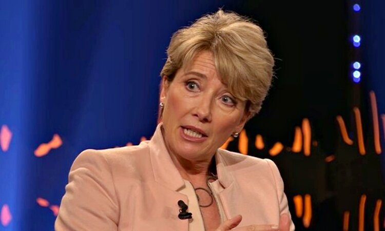 emma-thompson-hollywoodun-kadinlar-uzerindeki-ayrimciligi-hakkinda-konustu-filmloverss2