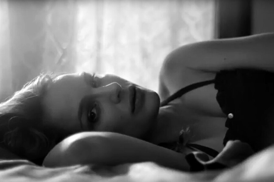 Muazzam Bir Video Klip: James Blake’in Etkileyici Sesi ile Natalie Portman Bir Arada!