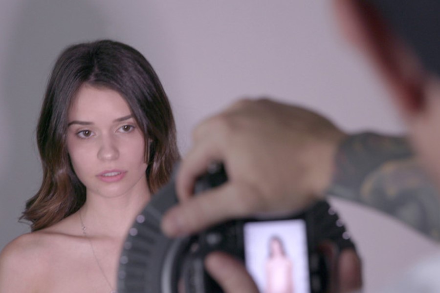 Netflix’in İnternet Pornosuna Odaklanan Belgesel Serisi Hot Girls Wanted: Turned on’dan Fragman Yayınlandı!