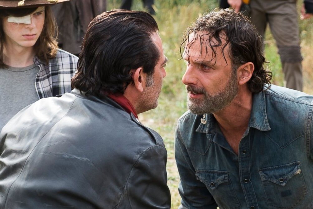 andrew-lincoln-the-walking-dead-8-sezon-daha-eglenceli-olacak-1-filmloverss
