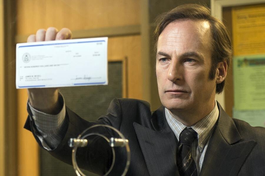 Saul Goodman’a Hayat Veren Bob Odenkirk’ten Breaking Bad Evrenine Gönderme Yapan Eğlenceli Bir Video!